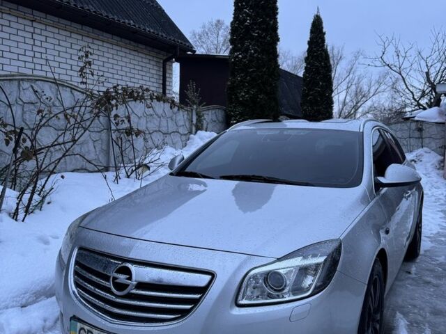 Серый Опель Инсигния, объемом двигателя 2 л и пробегом 206 тыс. км за 4700 $, фото 1 на Automoto.ua