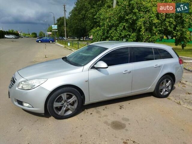 Серый Опель Инсигния, объемом двигателя 2 л и пробегом 282 тыс. км за 7900 $, фото 1 на Automoto.ua
