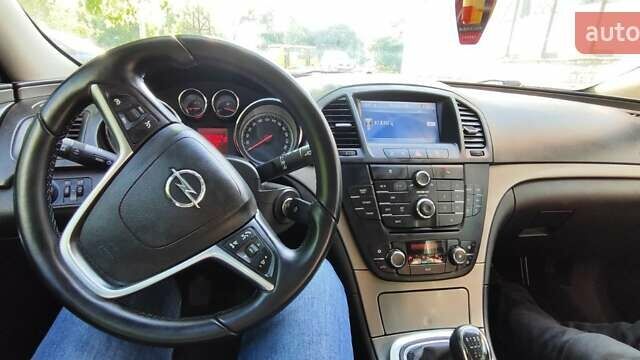 Серый Опель Инсигния, объемом двигателя 1.96 л и пробегом 295 тыс. км за 6999 $, фото 1 на Automoto.ua