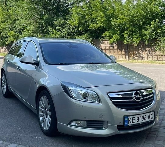 Сірий Опель Інсігнія, об'ємом двигуна 1.96 л та пробігом 293 тис. км за 6900 $, фото 1 на Automoto.ua