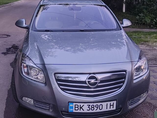 Сірий Опель Інсігнія, об'ємом двигуна 2 л та пробігом 255 тис. км за 7600 $, фото 1 на Automoto.ua