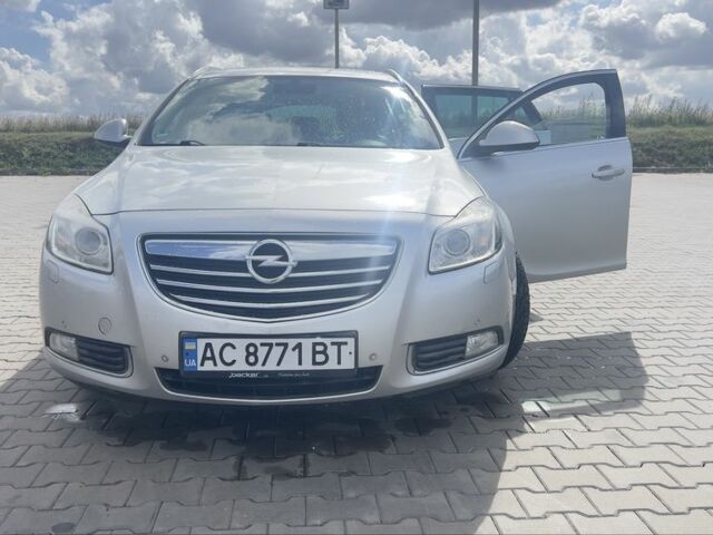 Опель Инсигния 2011 в Луцке на Automoto.ua Серый Опель Инсигния, объемом двигателя 0 л и пробегом 216 тыс. км за 8200 $, фото 1 на Automoto.ua