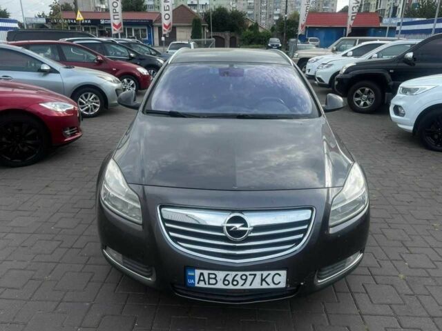 Серый Опель Инсигния, объемом двигателя 2 л и пробегом 254 тыс. км за 7500 $, фото 1 на Automoto.ua