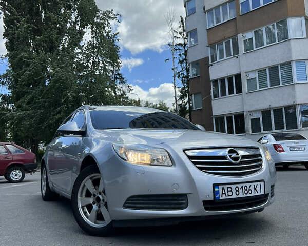 Серый Опель Инсигния, объемом двигателя 1.96 л и пробегом 251 тыс. км за 8150 $, фото 1 на Automoto.ua