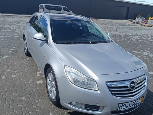 Сірий Опель Інсігнія, об'ємом двигуна 0 л та пробігом 222 тис. км за 8300 $, фото 1 на Automoto.ua