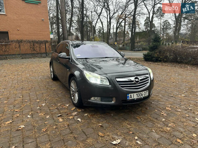 Серый Опель Инсигния, объемом двигателя 1.96 л и пробегом 275 тыс. км за 8000 $, фото 1 на Automoto.ua