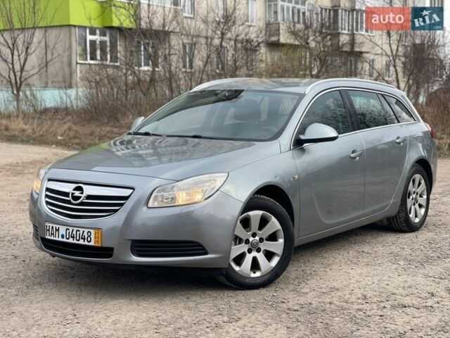Серый Опель Инсигния, объемом двигателя 2 л и пробегом 220 тыс. км за 7250 $, фото 1 на Automoto.ua
