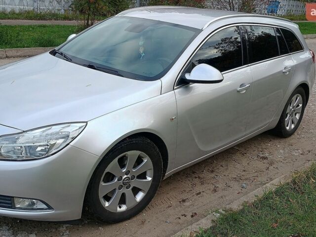 Серый Опель Инсигния, объемом двигателя 1.96 л и пробегом 300 тыс. км за 8500 $, фото 1 на Automoto.ua