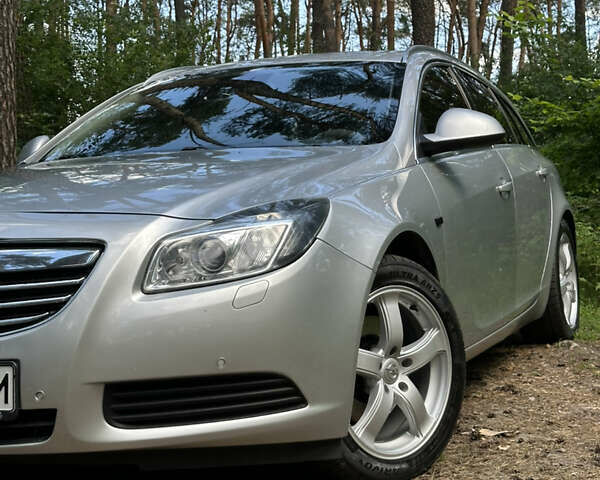 Сірий Опель Інсігнія, об'ємом двигуна 1.96 л та пробігом 252 тис. км за 8700 $, фото 1 на Automoto.ua