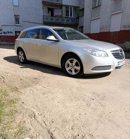 Серый Опель Инсигния, объемом двигателя 1.96 л и пробегом 227 тыс. км за 8200 $, фото 1 на Automoto.ua