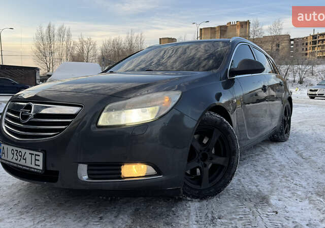 Серый Опель Инсигния, объемом двигателя 2 л и пробегом 292 тыс. км за 8300 $, фото 1 на Automoto.ua