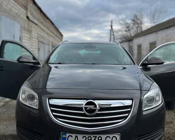 Серый Опель Инсигния, объемом двигателя 1.96 л и пробегом 250 тыс. км за 8000 $, фото 1 на Automoto.ua