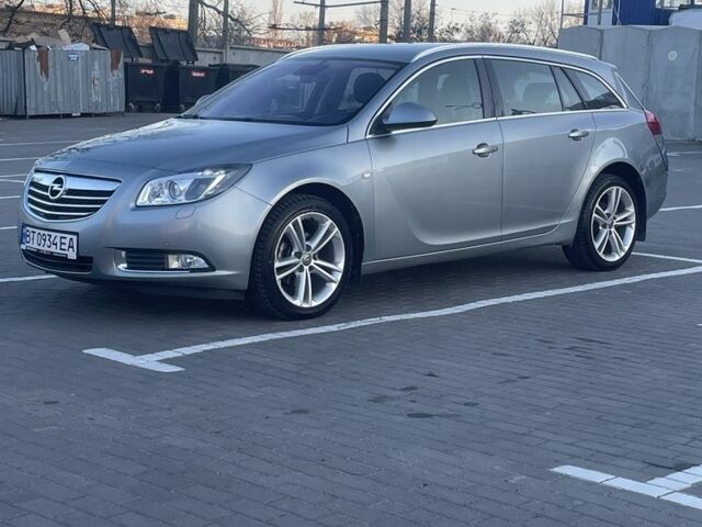 Серый Опель Инсигния, объемом двигателя 1.4 л и пробегом 135 тыс. км за 6700 $, фото 1 на Automoto.ua