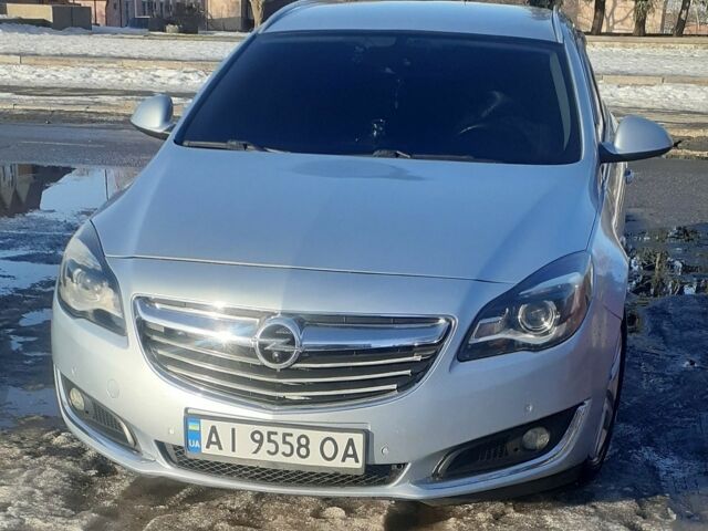Серый Опель Инсигния, объемом двигателя 2 л и пробегом 220 тыс. км за 9600 $, фото 1 на Automoto.ua