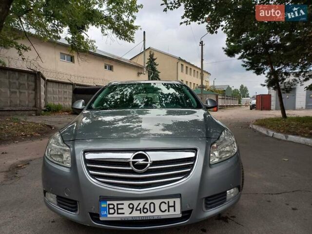 Серый Опель Инсигния, объемом двигателя 1.96 л и пробегом 300 тыс. км за 6300 $, фото 1 на Automoto.ua
