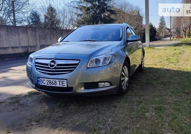 Серый Опель Инсигния, объемом двигателя 1.36 л и пробегом 137 тыс. км за 8700 $, фото 1 на Automoto.ua