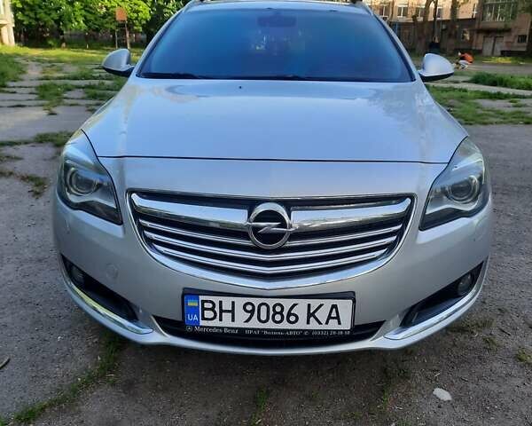 Серый Опель Инсигния, объемом двигателя 2 л и пробегом 270 тыс. км за 10499 $, фото 1 на Automoto.ua