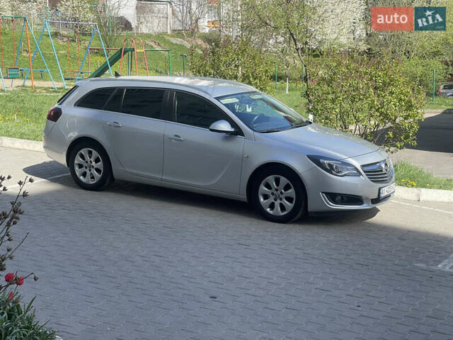 Серый Опель Инсигния, объемом двигателя 2 л и пробегом 229 тыс. км за 9700 $, фото 1 на Automoto.ua