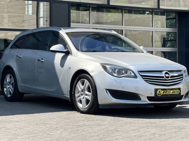 Сірий Опель Інсігнія, об'ємом двигуна 2 л та пробігом 250 тис. км за 10200 $, фото 1 на Automoto.ua
