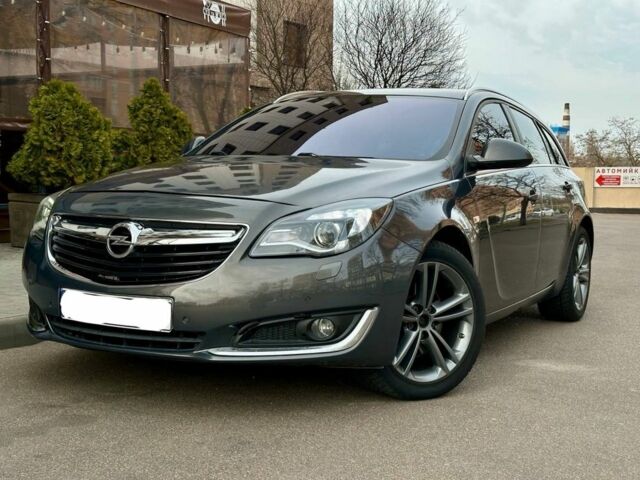 Серый Опель Инсигния, объемом двигателя 2 л и пробегом 250 тыс. км за 7700 $, фото 1 на Automoto.ua