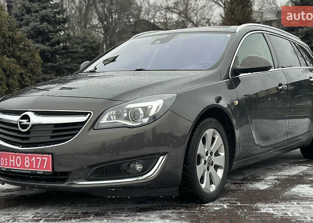 Серый Опель Инсигния, объемом двигателя 2 л и пробегом 228 тыс. км за 13500 $, фото 1 на Automoto.ua