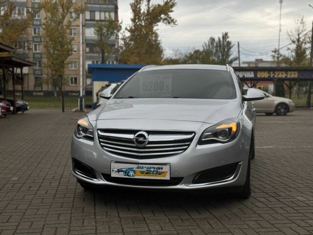 Серый Опель Инсигния, объемом двигателя 0 л и пробегом 215 тыс. км за 10750 $, фото 1 на Automoto.ua