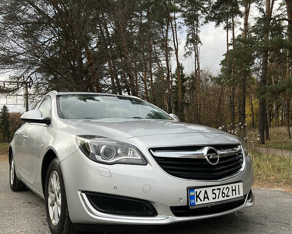 Сірий Опель Інсігнія, об'ємом двигуна 1.6 л та пробігом 250 тис. км за 10500 $, фото 1 на Automoto.ua