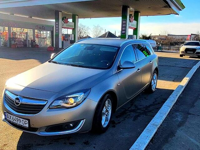 Серый Опель Инсигния, объемом двигателя 2 л и пробегом 294 тыс. км за 10500 $, фото 1 на Automoto.ua
