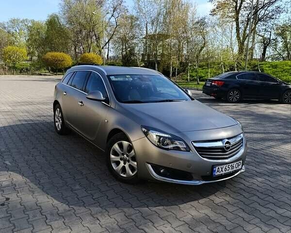 Серый Опель Инсигния, объемом двигателя 1.96 л и пробегом 298 тыс. км за 9799 $, фото 1 на Automoto.ua