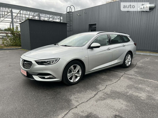 Серый Опель Инсигния, объемом двигателя 2 л и пробегом 190 тыс. км за 17500 $, фото 1 на Automoto.ua