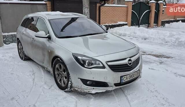 Серый Опель Инсигния, объемом двигателя 2 л и пробегом 120 тыс. км за 10300 $, фото 1 на Automoto.ua