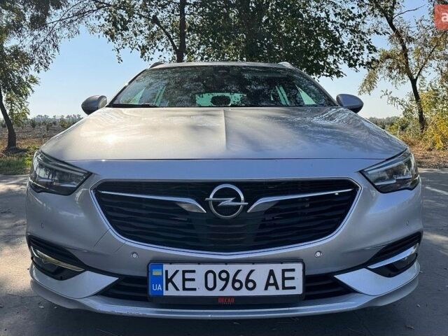 Серый Опель Инсигния, объемом двигателя 1.96 л и пробегом 155 тыс. км за 17200 $, фото 1 на Automoto.ua