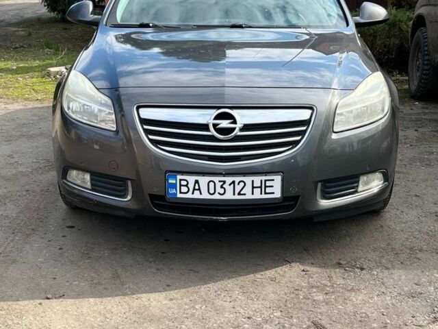 Серый Опель Инсигния, объемом двигателя 2 л и пробегом 262 тыс. км за 5800 $, фото 1 на Automoto.ua