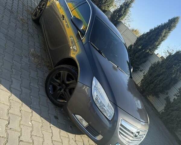 Серый Опель Инсигния, объемом двигателя 2 л и пробегом 263 тыс. км за 7300 $, фото 1 на Automoto.ua