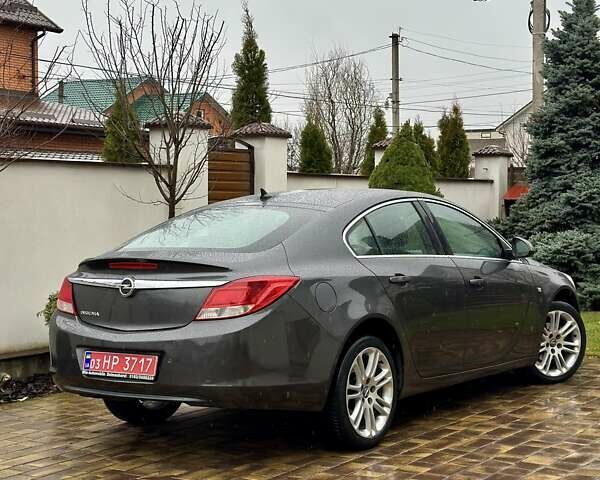 Серый Опель Инсигния, объемом двигателя 1.6 л и пробегом 122 тыс. км за 7999 $, фото 1 на Automoto.ua