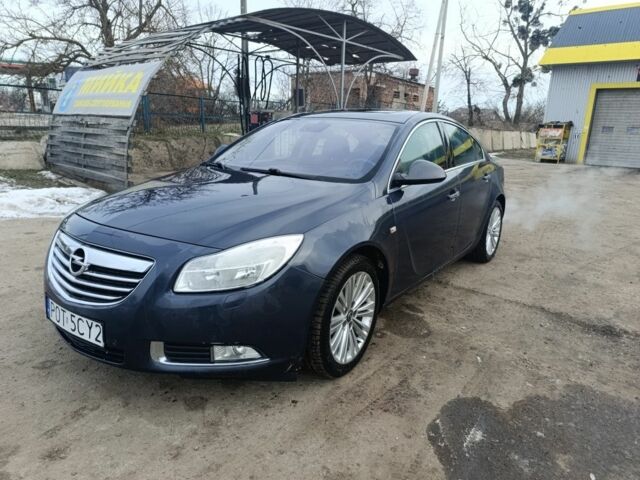 Синий Опель Инсигния, объемом двигателя 0 л и пробегом 333 тыс. км за 3900 $, фото 1 на Automoto.ua