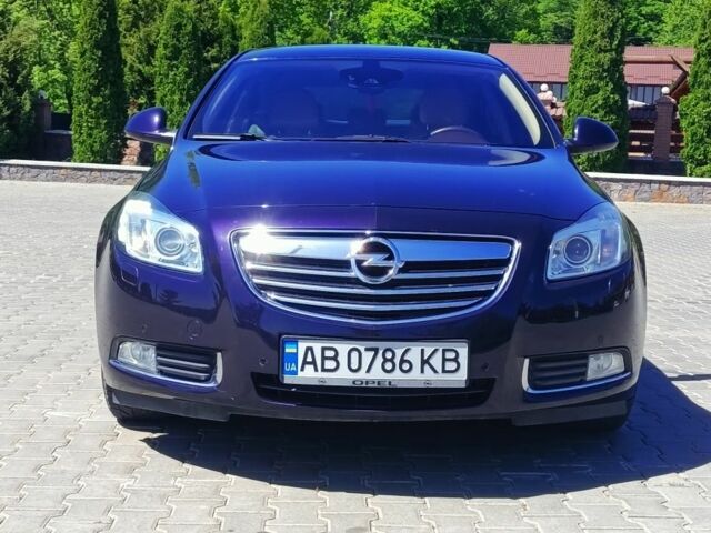 Синий Опель Инсигния, объемом двигателя 2 л и пробегом 183 тыс. км за 9700 $, фото 1 на Automoto.ua