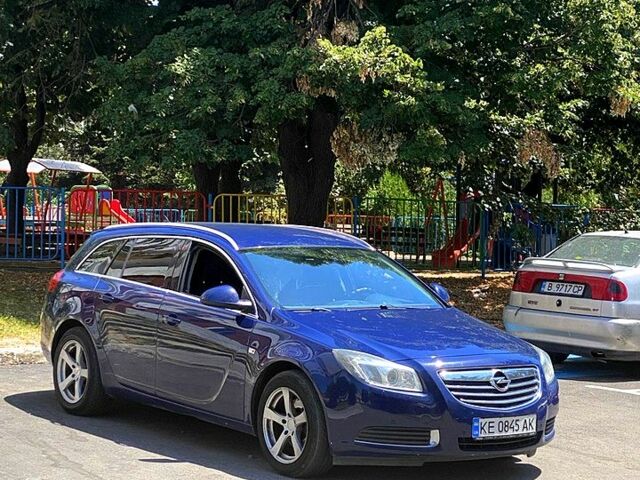 Синий Опель Инсигния, объемом двигателя 2 л и пробегом 30700 тыс. км за 5900 $, фото 1 на Automoto.ua