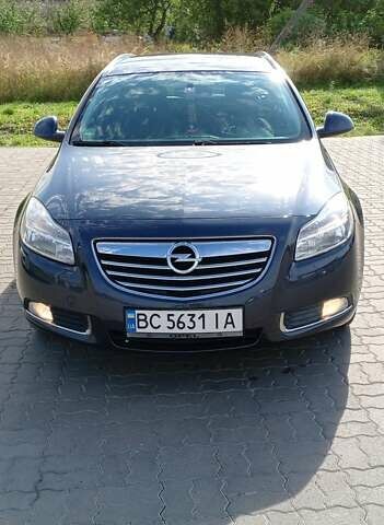 Синий Опель Инсигния, объемом двигателя 2 л и пробегом 252 тыс. км за 6299 $, фото 1 на Automoto.ua