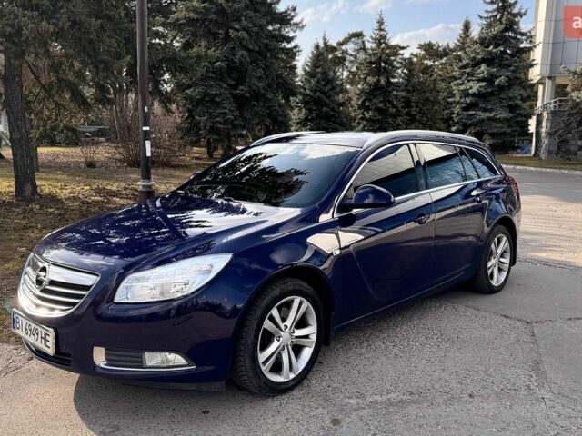 Синий Опель Инсигния, объемом двигателя 1.96 л и пробегом 250 тыс. км за 9000 $, фото 1 на Automoto.ua
