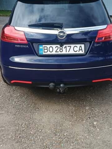 Синий Опель Инсигния, объемом двигателя 2 л и пробегом 220 тыс. км за 8000 $, фото 1 на Automoto.ua