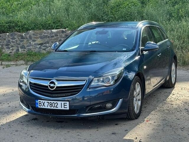 Синий Опель Инсигния, объемом двигателя 1.6 л и пробегом 212 тыс. км за 8999 $, фото 1 на Automoto.ua