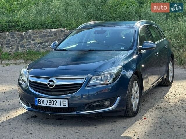 Синий Опель Инсигния, объемом двигателя 1.6 л и пробегом 212 тыс. км за 8999 $, фото 1 на Automoto.ua
