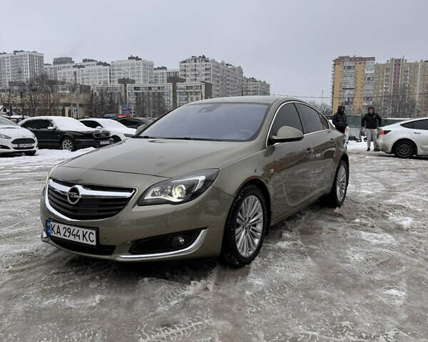 Зеленый Опель Инсигния, объемом двигателя 2 л и пробегом 130 тыс. км за 10800 $, фото 1 на Automoto.ua
