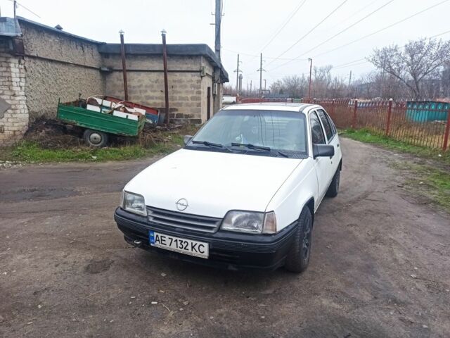 Білий Опель Кадет, об'ємом двигуна 1.3 л та пробігом 10 тис. км за 782 $, фото 1 на Automoto.ua