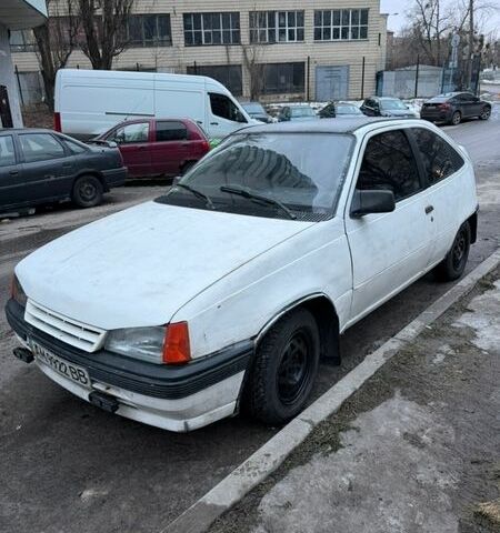 Белый Опель Кадет, объемом двигателя 1.8 л и пробегом 111 тыс. км за 850 $, фото 1 на Automoto.ua