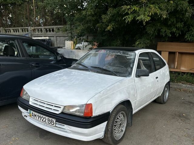 Белый Опель Кадет, объемом двигателя 1.8 л и пробегом 280 тыс. км за 24000 $, фото 1 на Automoto.ua