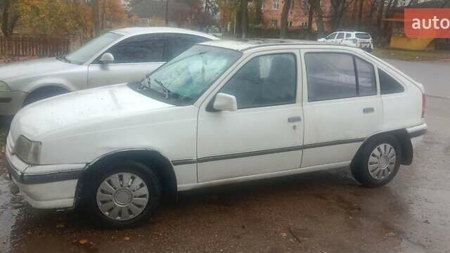 Белый Опель Кадет, объемом двигателя 1.3 л и пробегом 600 тыс. км за 750 $, фото 1 на Automoto.ua