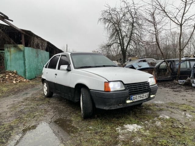 Белый Опель Кадет, объемом двигателя 1.3 л и пробегом 600 тыс. км за 686 $, фото 1 на Automoto.ua