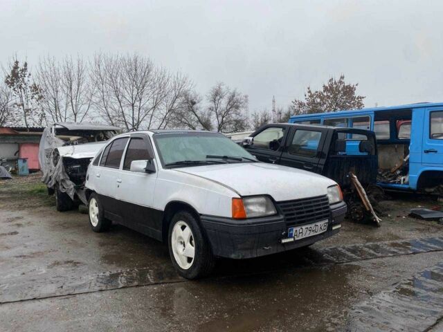 Білий Опель Кадет, об'ємом двигуна 1.3 л та пробігом 400 тис. км за 1000 $, фото 1 на Automoto.ua
